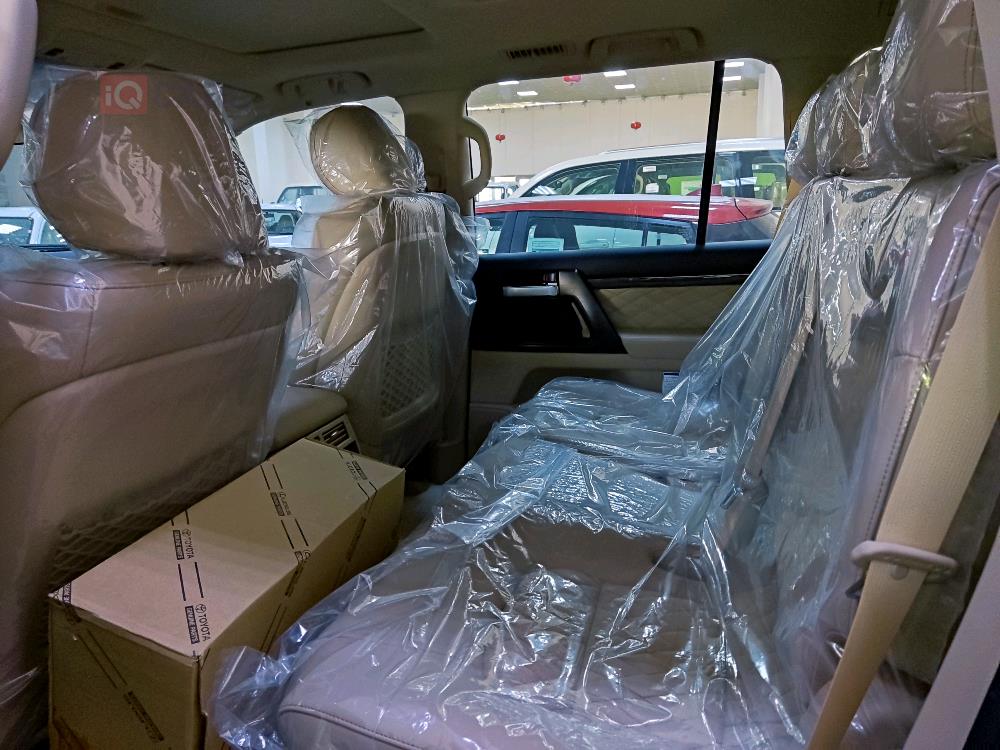 تۆیۆتا لاند کروزەر